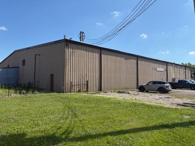 More Photos Of 718 E Main St, Kewanna Industrial For Sale