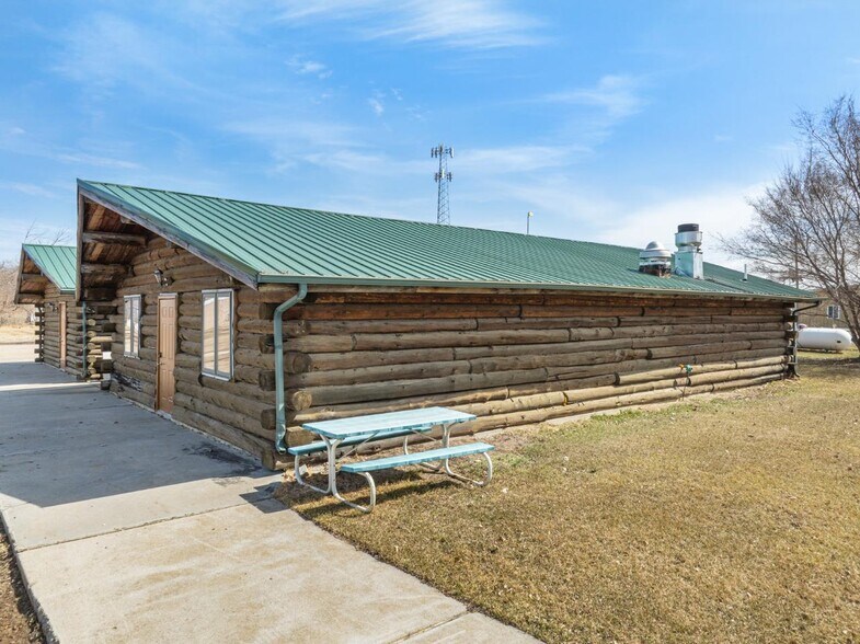 More Photos Of 213 Main St, Antler Restaurant For Sale