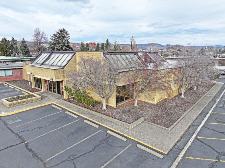 More Photos Of 401 S 12th Ave, Yakima Medical For Sale