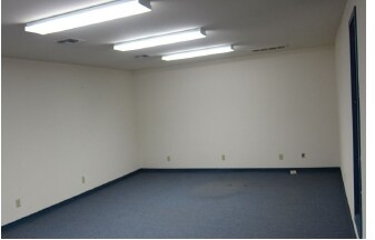 More Photos Of 2410 Boardwalk St, San Antonio Light Distribution For Lease