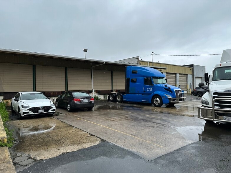 More Photos Of 15 Frontage Rd, Hampton Truck Terminal For Sale