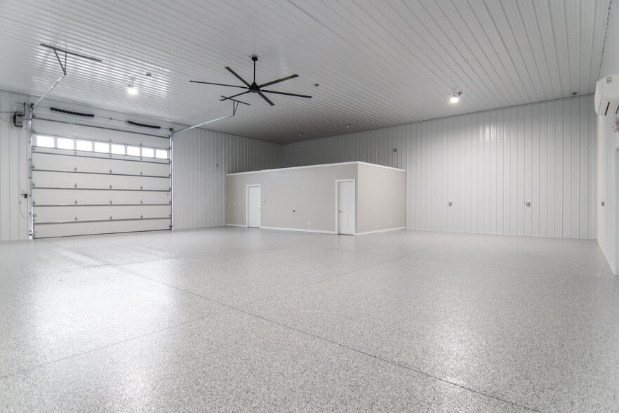 More Photos Of 409 Demoss Ave ave, Arcadia Light Distribution For Lease