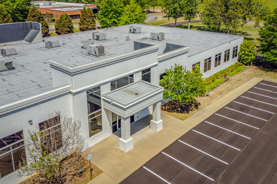 More Photos Of 7345 Goodlett Farms Pky, Cordova Office For Sale