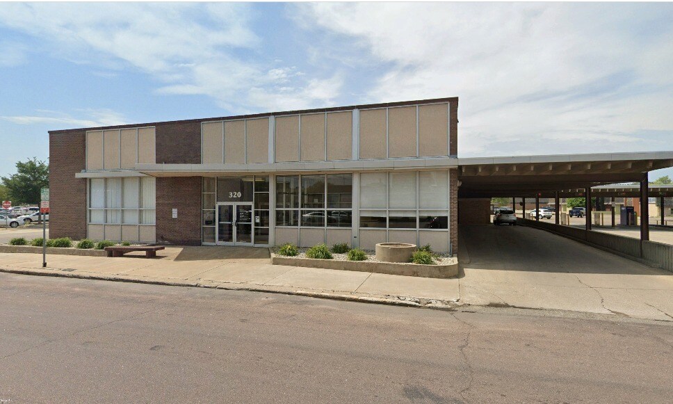 Primary Photo Of 320 S 1st St, Aberdeen Office For Sale