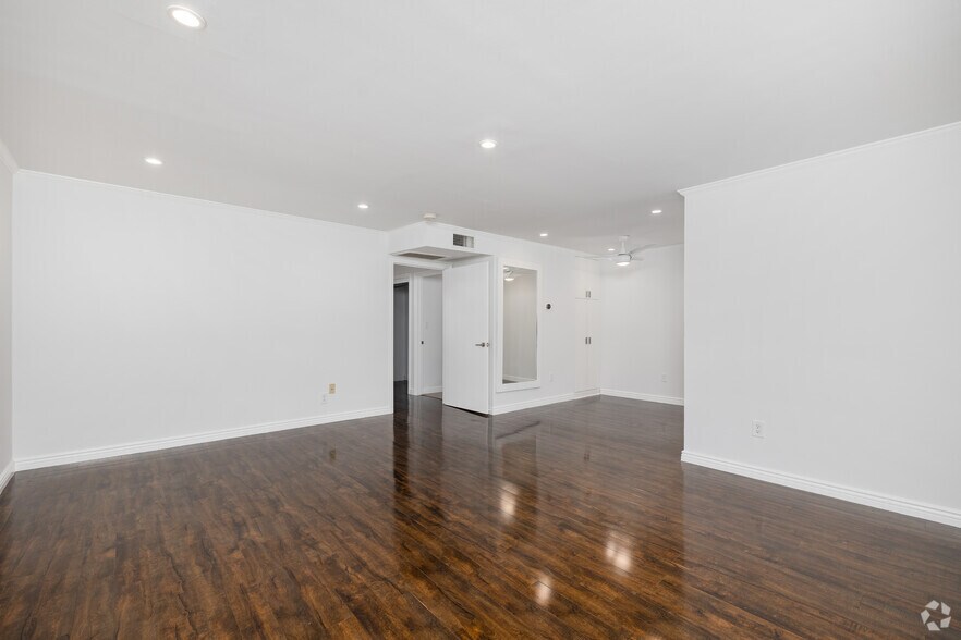 More Photos Of 6337 Primrose Ave, Los Angeles Apartments For Sale