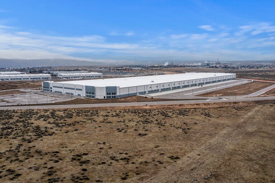 More Photos Of 951 E Gowen Rd, Boise Industrial For Lease