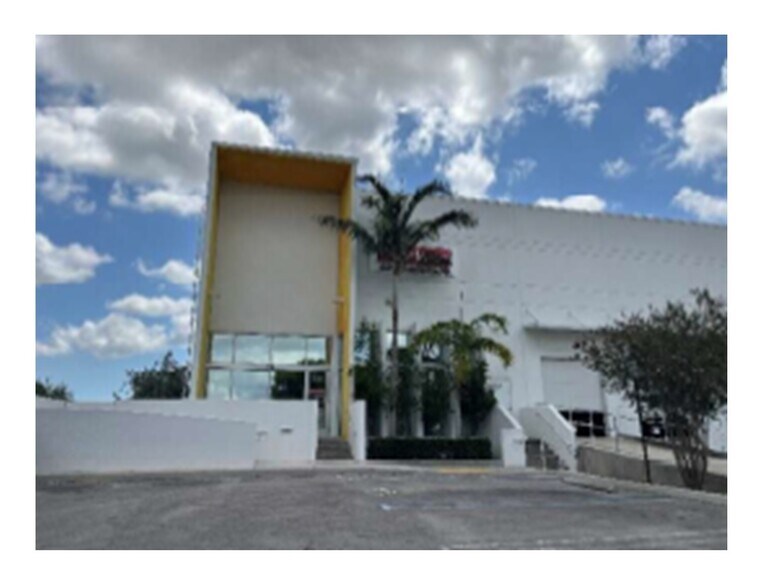 More Photos Of 1551 SE 36th Ave, Homestead Warehouse For Lease