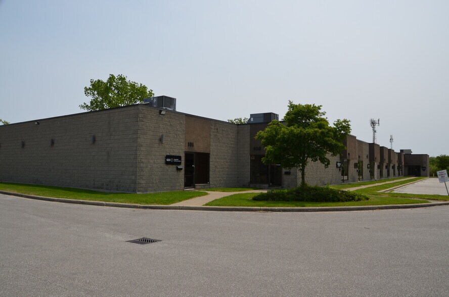 More Photos Of 875 Foster Av, Windsor Light Distribution For Lease