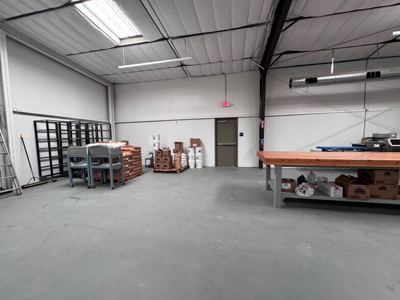More Photos Of 814 Jackson St, Bakersfield Warehouse For Lease