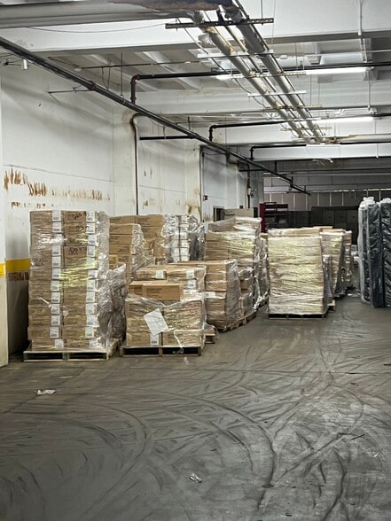 More Photos Of 2120 Walnut St, Jacksonville Warehouse For Lease