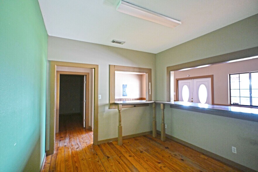More Photos Of 1642 FM 2673, Canyon Lake Storefront Retail Office For Lease