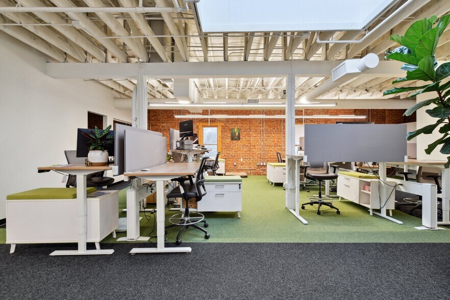 More Photos Of 2911 Walnut St, Denver Showroom For Sale