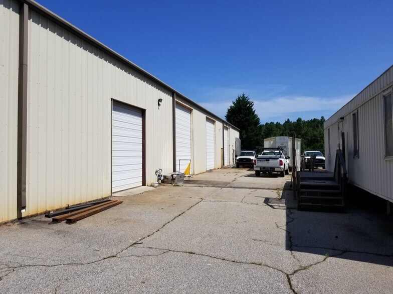 More Photos Of 673 Sandy Springs Rd, Piedmont Warehouse For Sale