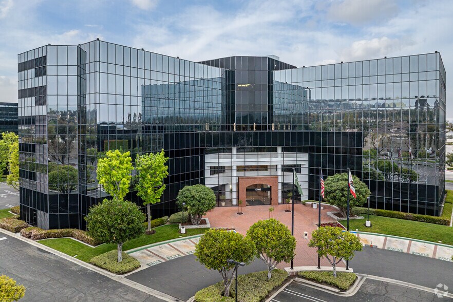 More Photos Of 17800 Castleton St, City Of Industry Office For Lease