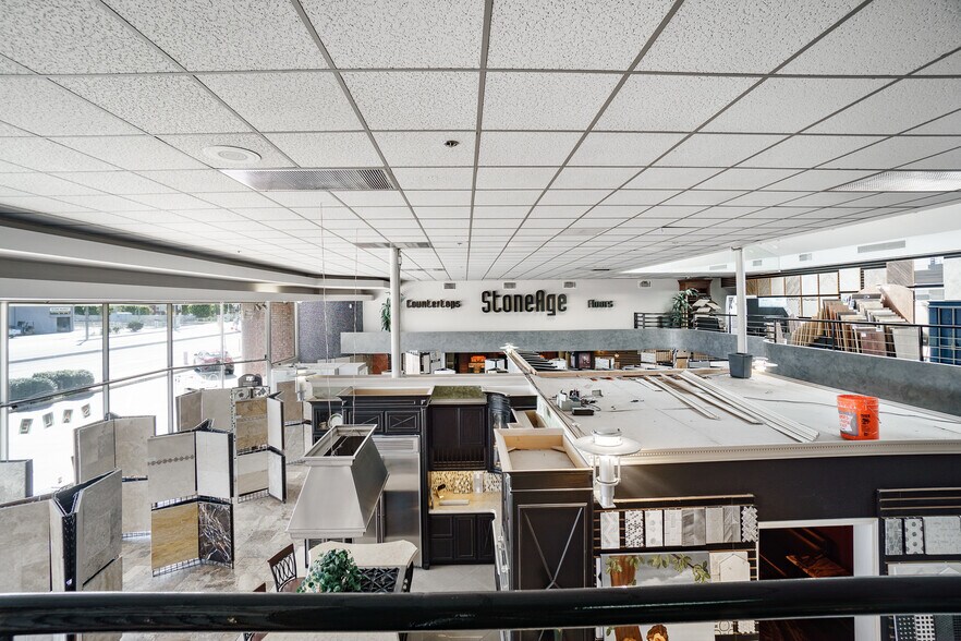 More Photos Of 1701 S State College Blvd, Anaheim Manufacturing For Sale