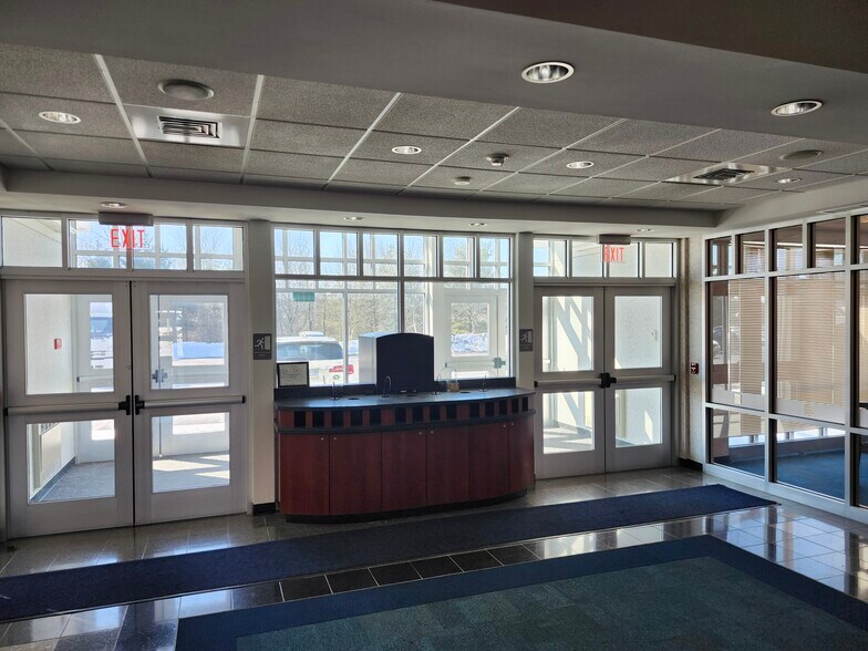 More Photos Of 1600 Sumneytown Pike, Lansdale Bank For Lease