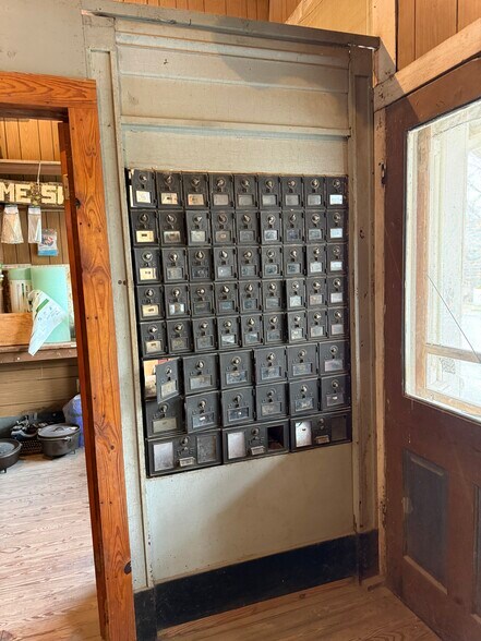 More Photos Of 128 River Rd, Marshall General Retail For Sale