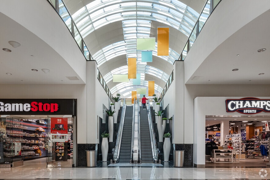 More Photos Of 9301 Tampa Ave, Northridge Unknown For Lease