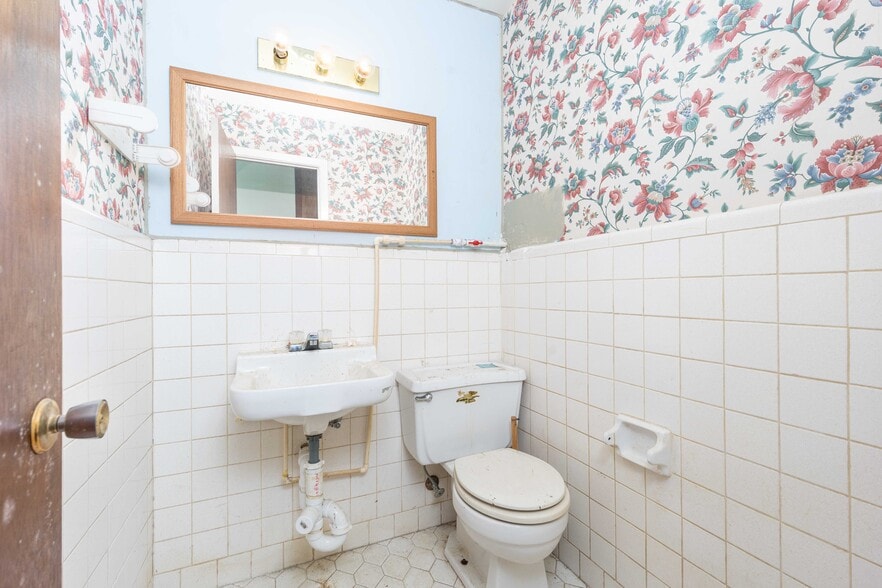 More Photos Of , Live Oak Unknown For Sale