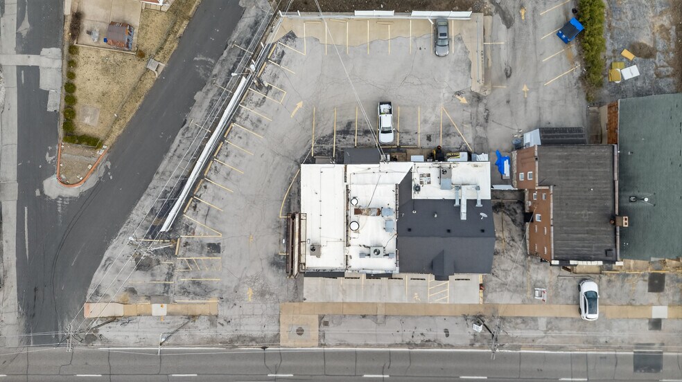 More Photos Of 8713 Gravois Rd, Saint Louis Restaurant For Lease