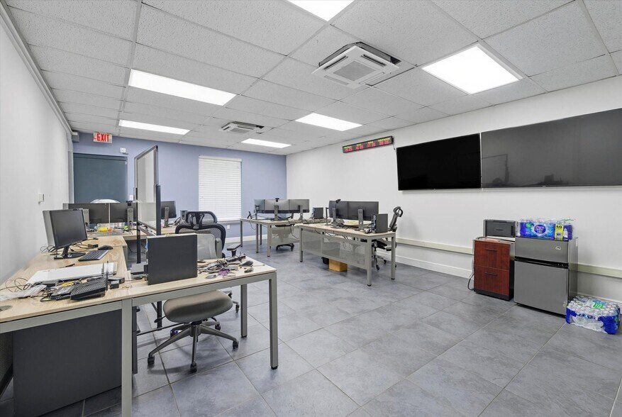 More Photos Of 1816 Old St Augustine Rd, Tallahassee Office For Sale