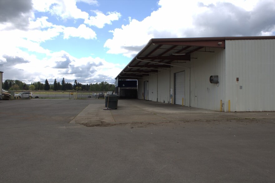 More Photos Of 2208 Parrott Way, Kelso Warehouse For Lease