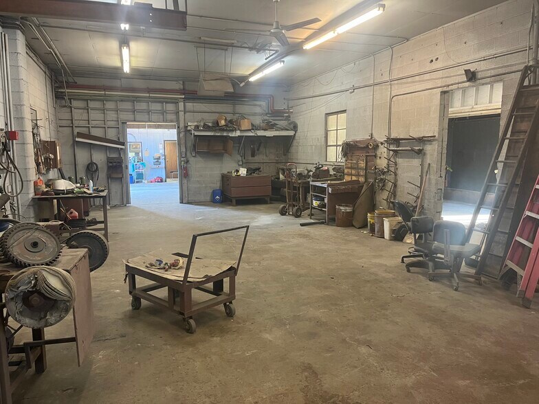 More Photos Of 1012 N 9th Ave, Walla Walla Manufacturing For Sale