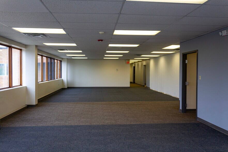 More Photos Of 11 Century Hill Dr, Latham Office For Lease