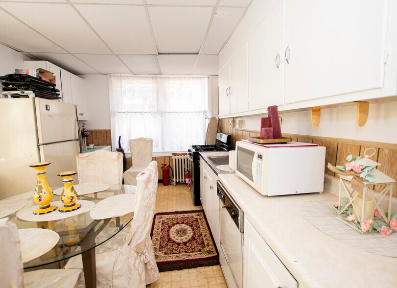 More Photos Of 900 E 9th St, Chester Religious Facility For Sale