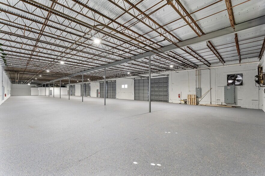 More Photos Of 2240 SW 34th St, Fort Lauderdale Warehouse For Sale