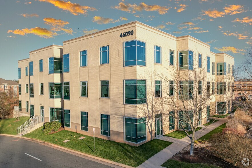 More Photos Of 46090 Lake Center Plz, Sterling Medical For Lease