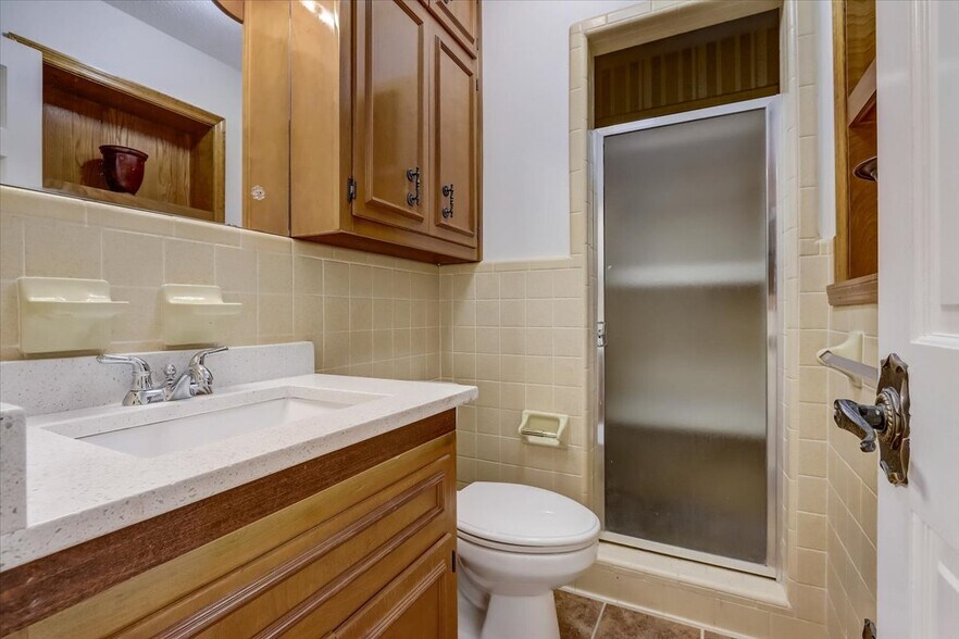 More Photos Of 249 N Price Rd, Sugar Hill Office For Sale