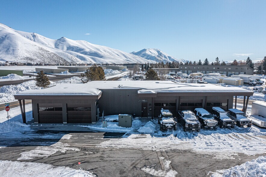 Primary Photo Of 1654 Aviation Dr, Hailey Showroom For Sale