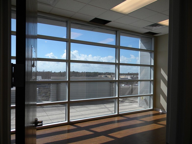 More Photos Of 8115 Market St, Wilmington Medical For Sale