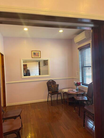 More Photos Of 135-20 Liberty Ave, South Richmond Hill Office For Sale