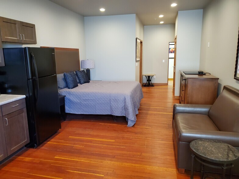 More Photos Of 515 E Yakima Ave, Yakima General Retail For Sale