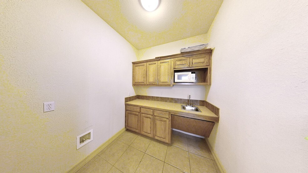 More Photos Of 3000 Joe Dimaggio Blvd, Round Rock Office For Lease