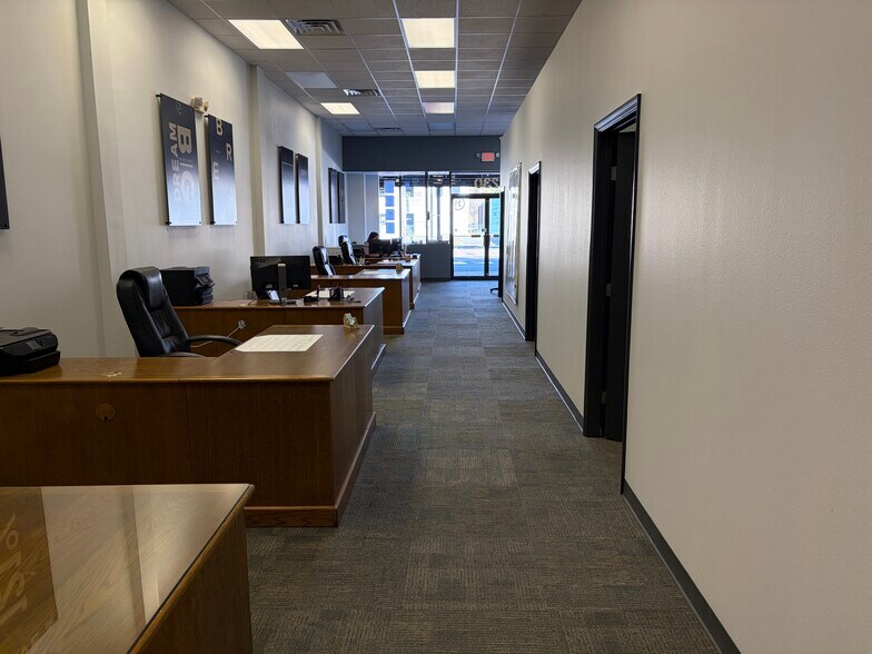 More Photos Of 230 Central Ave W, Winter Haven Storefront For Lease