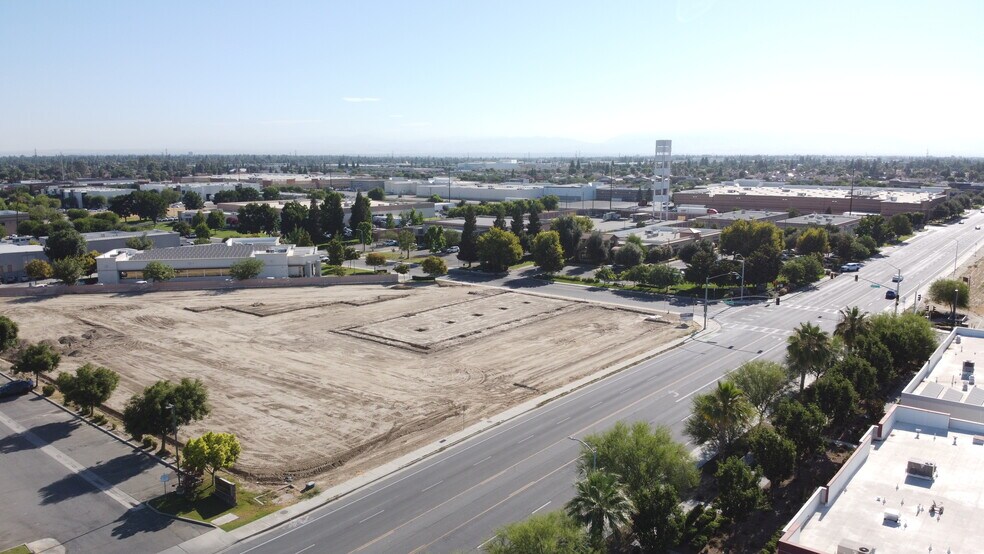 More Photos Of 8702 Harris Rd, Bakersfield Office For Lease