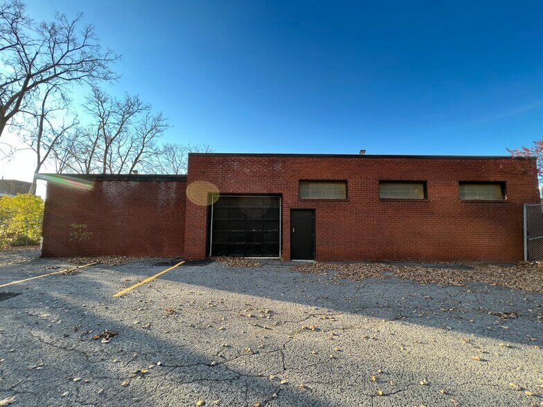 More Photos Of 7301 Boul Décarie, Montréal Warehouse For Lease