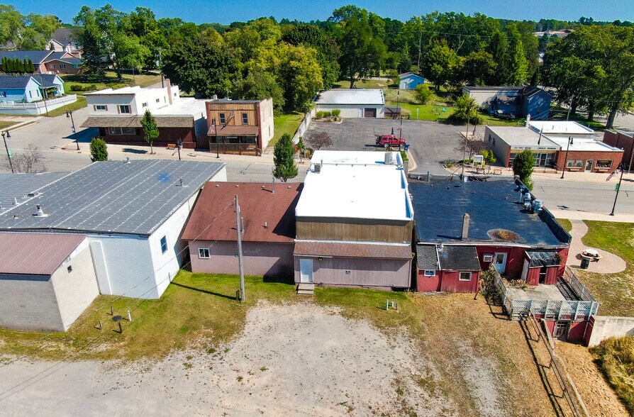 More Photos Of 210 2nd St, Lincoln Flex For Sale