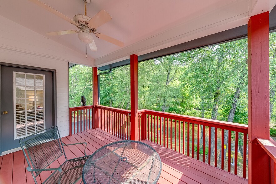 More Photos Of 892 Edelweiss Strasse, Helen Hotel For Sale
