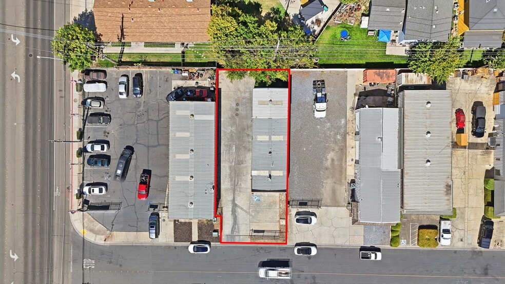 More Photos Of 1649 Carnegie St, Turlock Warehouse For Lease
