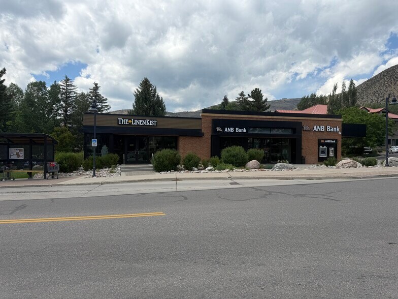 Primary Photo Of 71 E Beaver Creek Pl, Avon Bank For Lease