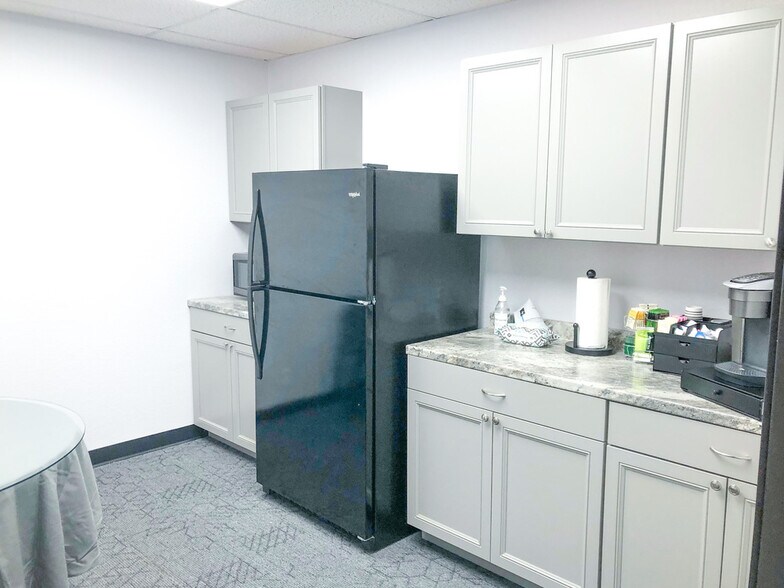 More Photos Of 108 Commercial Cir, Conroe Office Residential For Sale