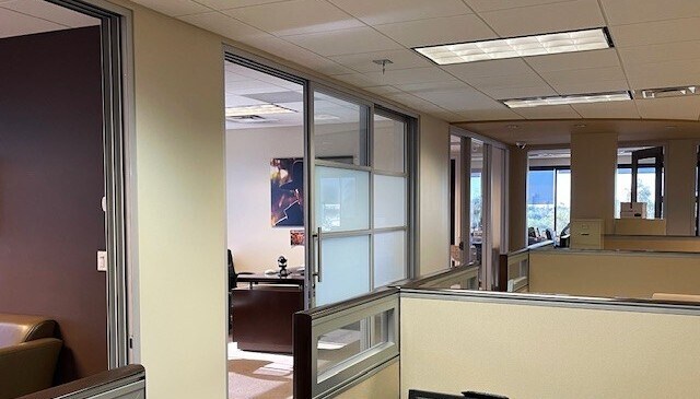More Photos Of 2633 E Indian School Rd, Phoenix Office For Sale