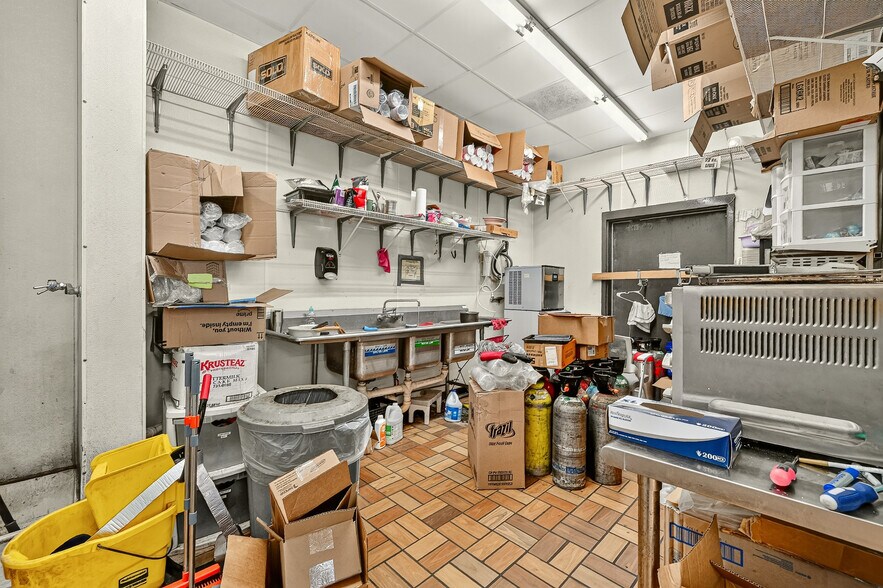 More Photos Of 1103 4th St S, Cannon Falls Truck Stop For Sale