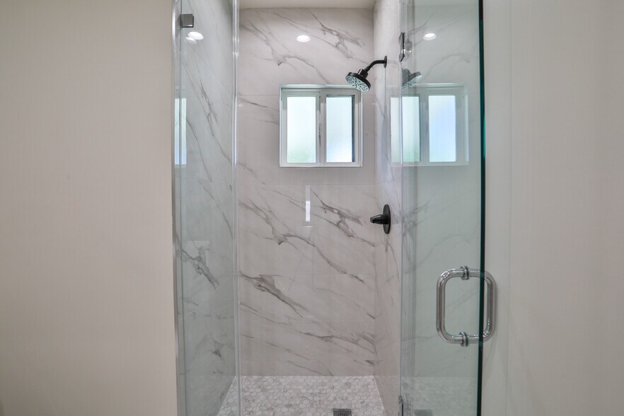 More Photos Of 2111 Scott Rd, Burbank Apartments For Sale