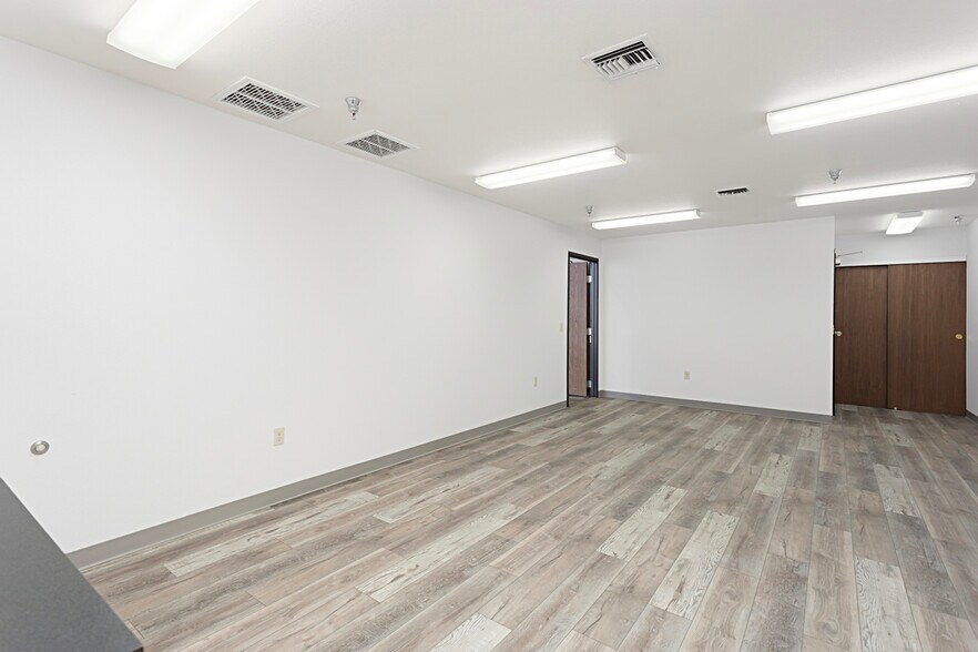 More Photos Of 2898 Montecito Rd, Ramona Airplane Hangar For Lease