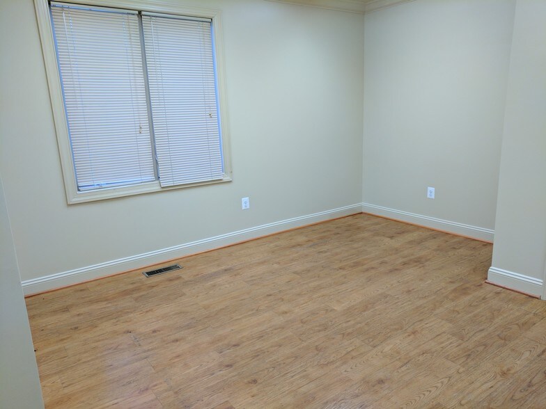 More Photos Of 1411 Madison Park Dr, Glen Burnie Medical For Lease